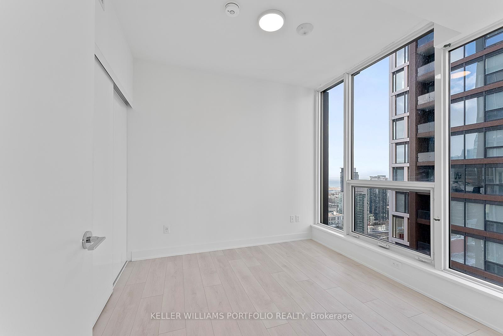 35 Mercer St, unit 3910 for rent