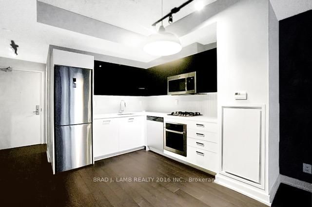 39 Brant St, unit 518 for rent