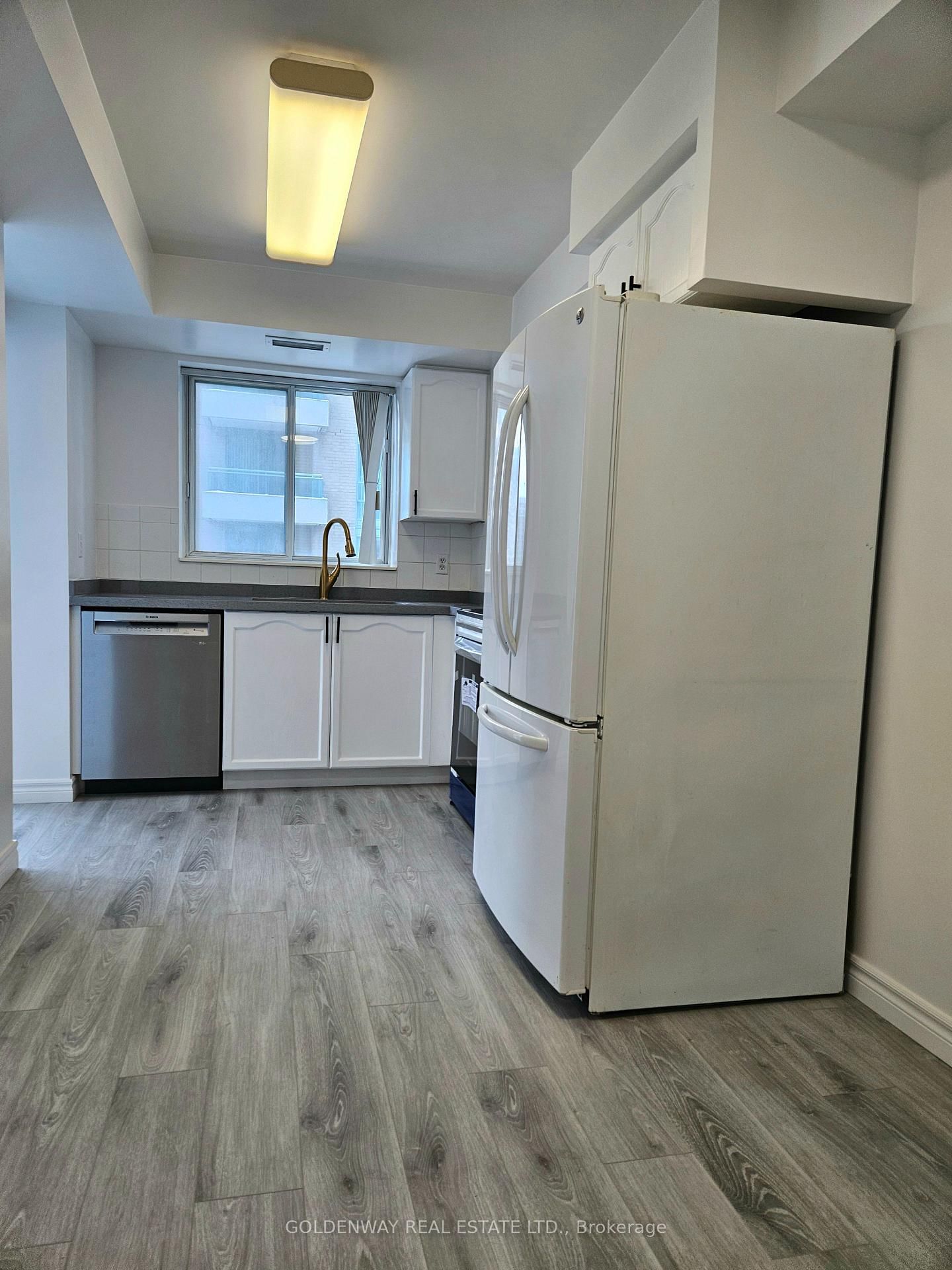 29 Pemberton Ave, unit #801 for rent