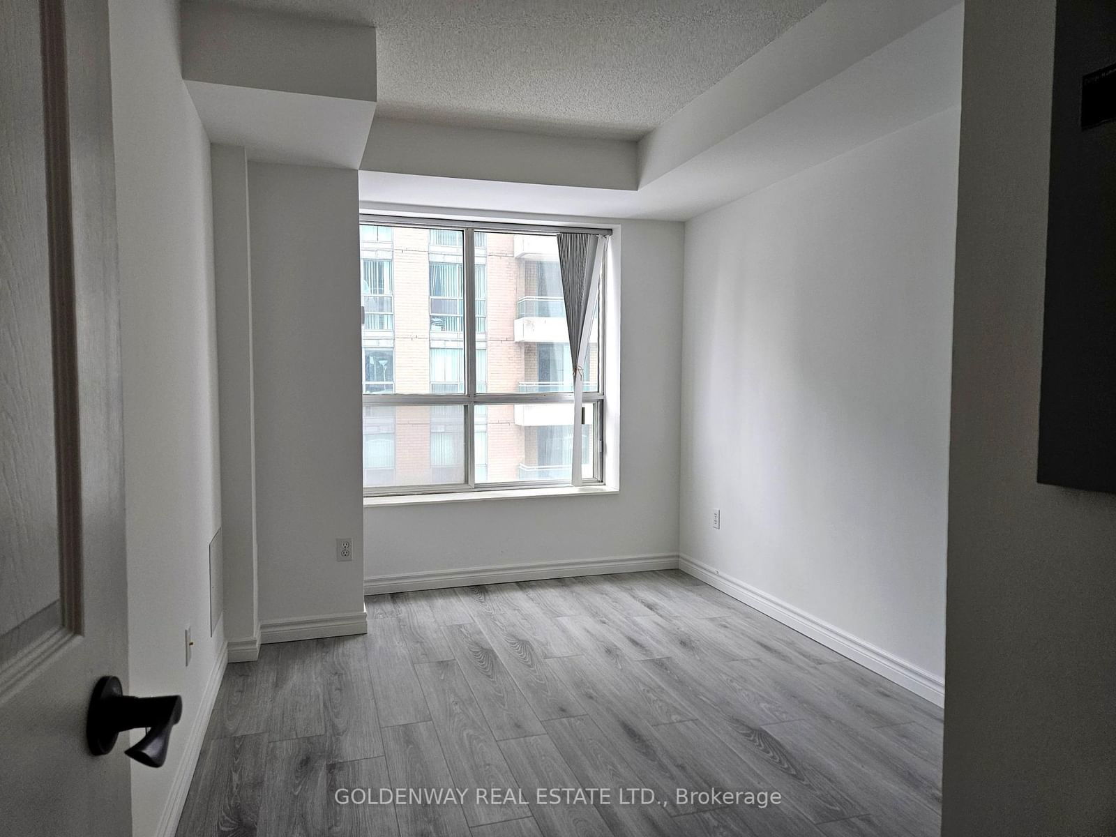 29 Pemberton Ave, unit #801 for rent