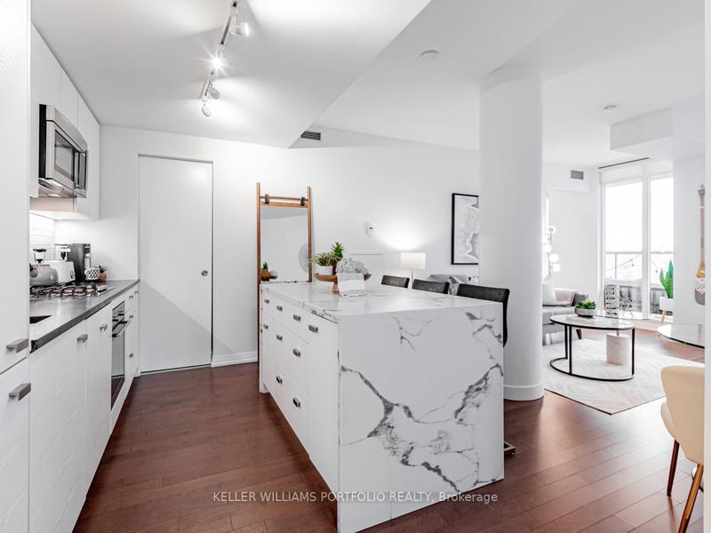 835 St. Clair Ave W, unit 601 for sale