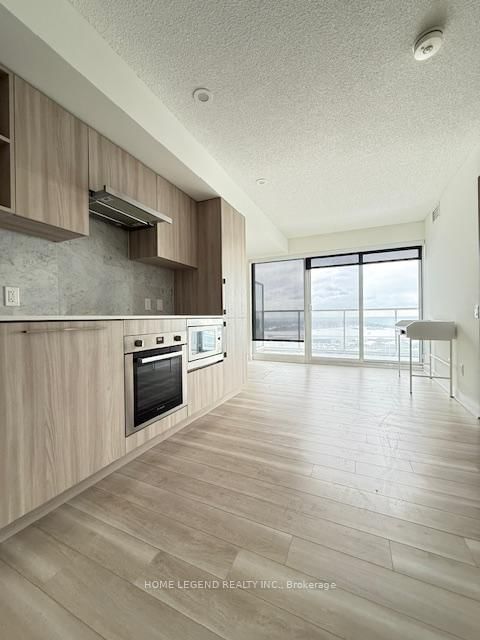 17 Bathurst St, unit 2816 for rent