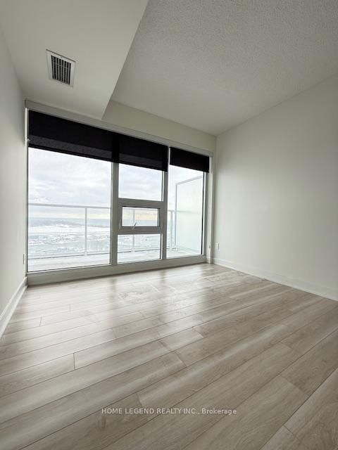 17 Bathurst St, unit 2816 for rent