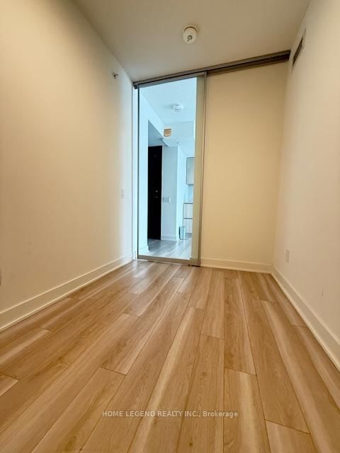 17 Bathurst St, unit 2816 for rent