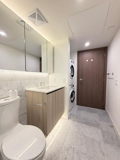 17 Bathurst St, unit 2816 for rent