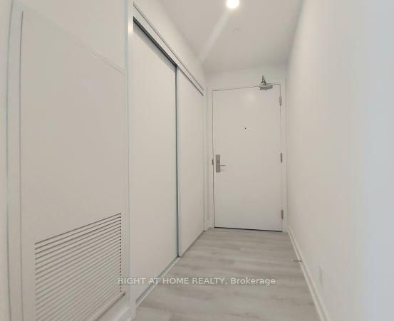 33 Helendale Ave, unit 1312 for rent