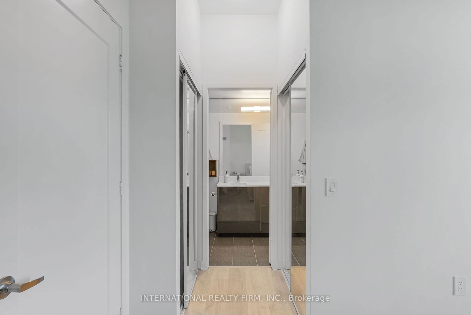 121 Lower Sherbourne St, unit 1122 for sale