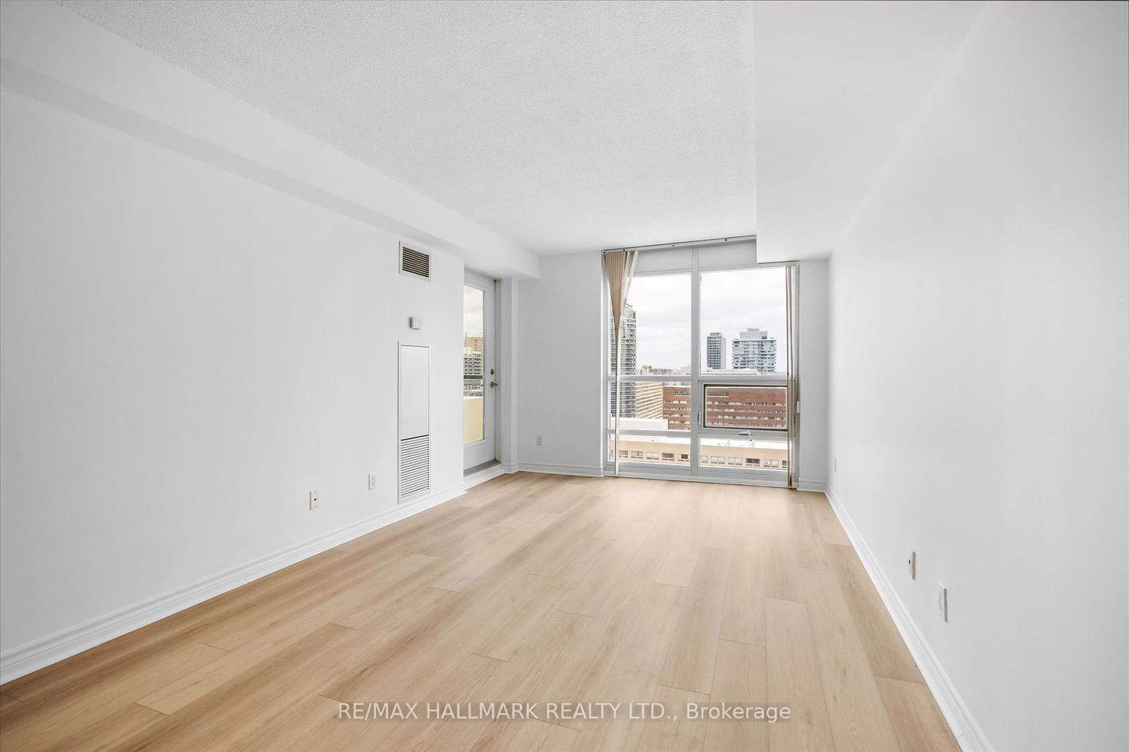 761 Bay St, unit 2303 for sale