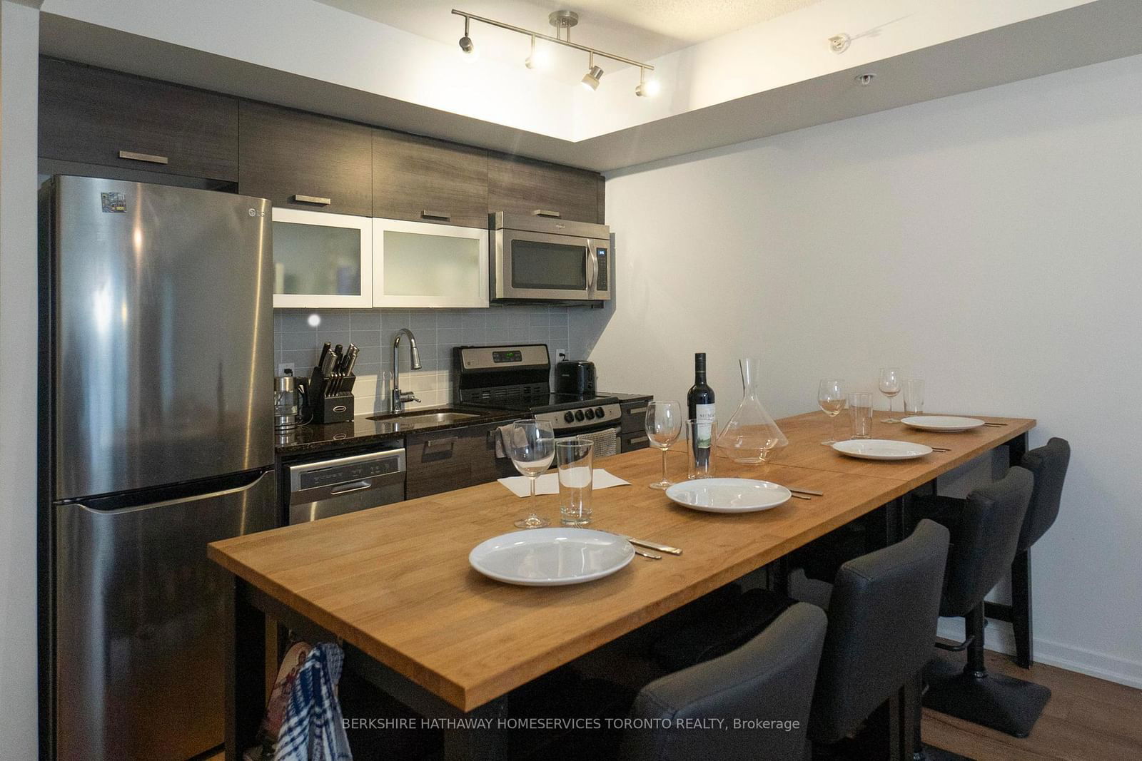 68 Abell St, unit 522 for rent