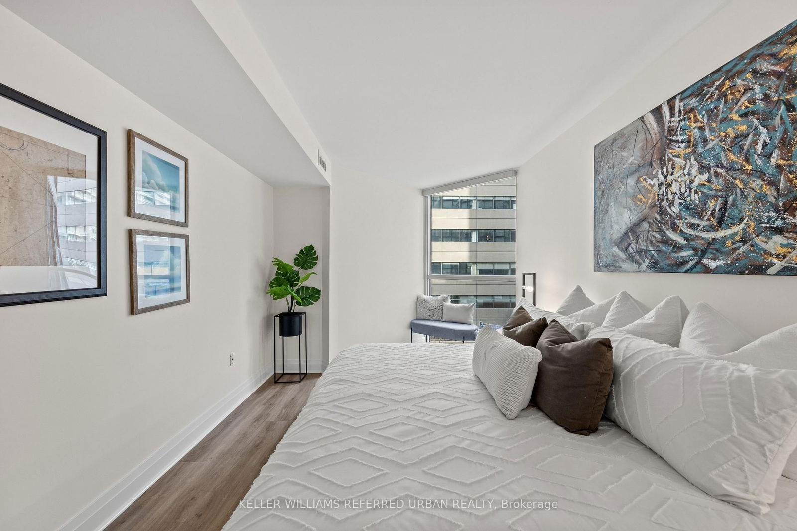 705 King St W, unit 612 for sale