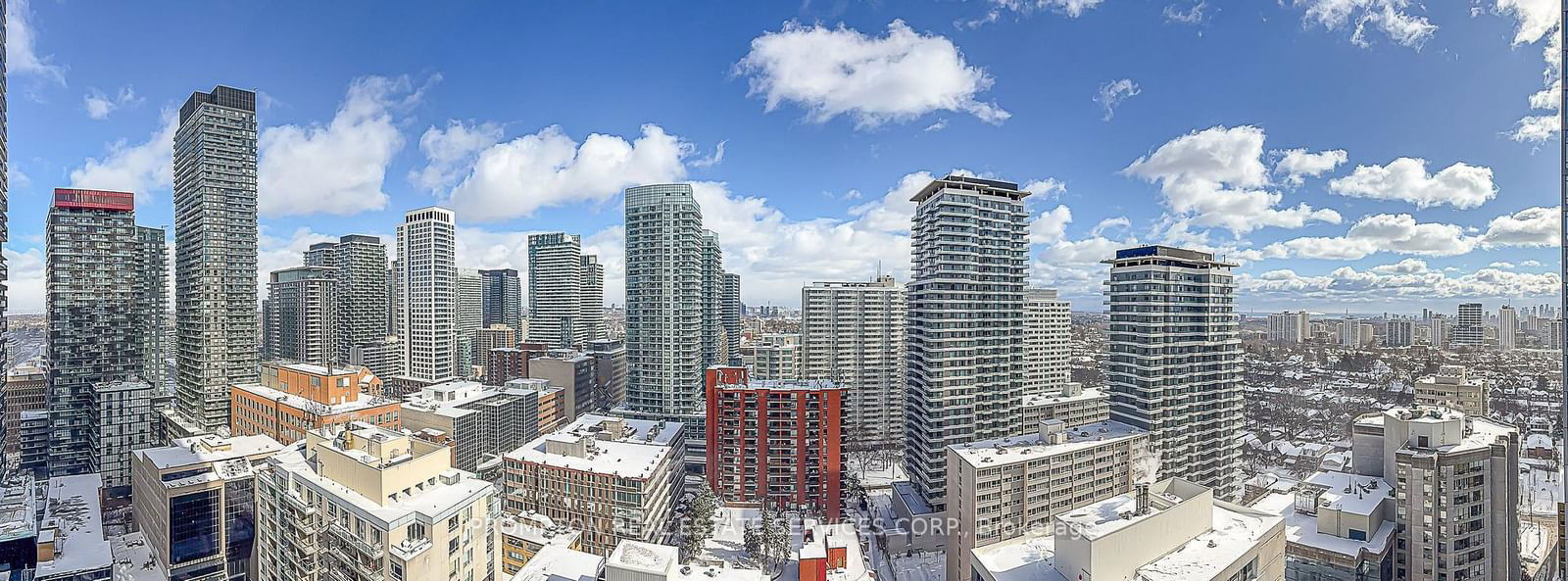 2221 YONGE St, unit 2203 for sale