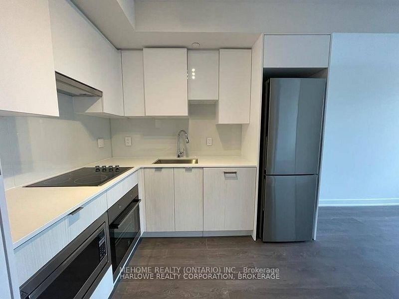 99 Broadway Ave, unit 1011 Nt for rent