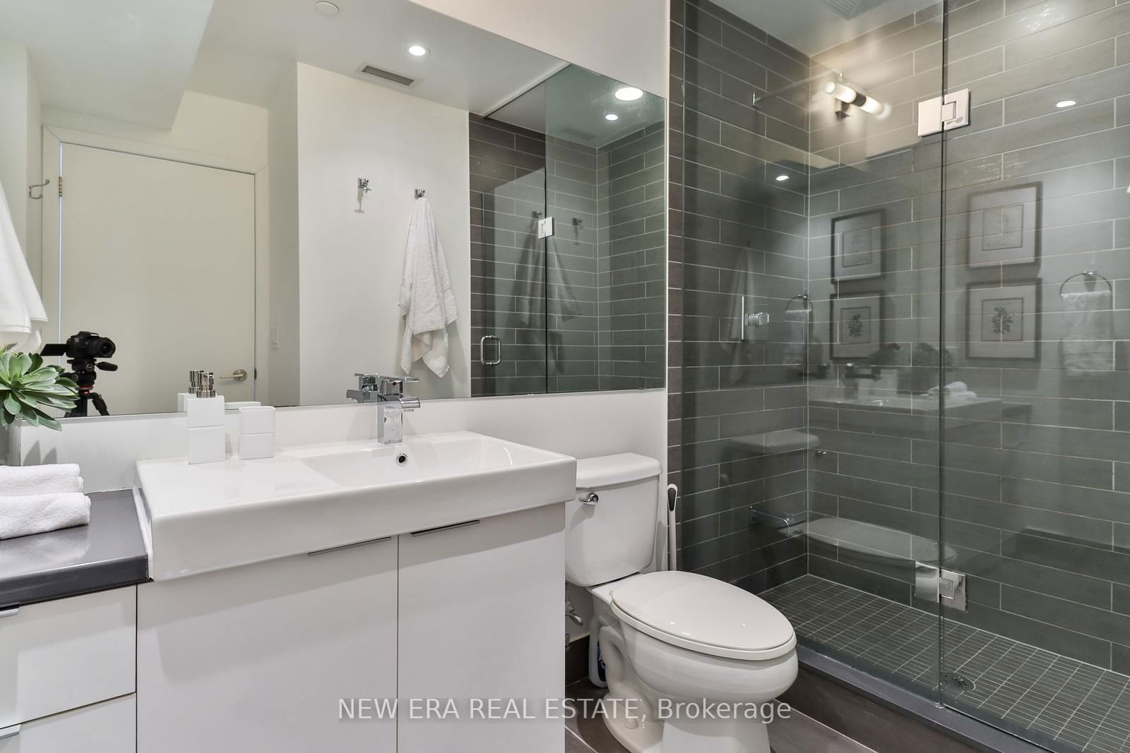 478 King St, unit PH01 for sale