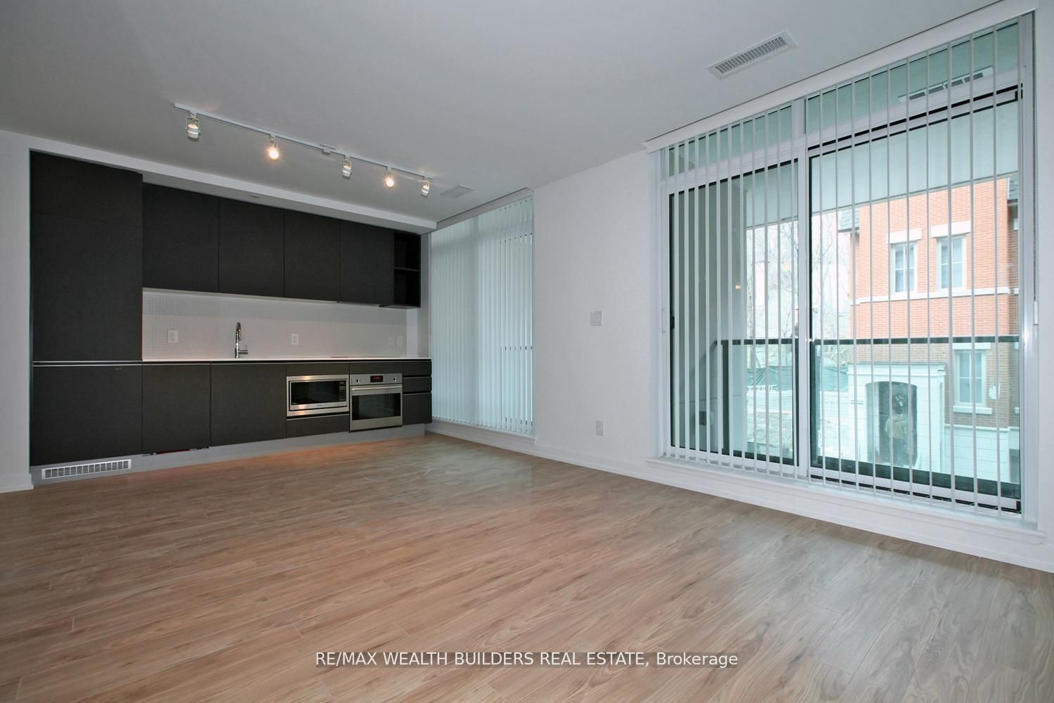 377 Madison Ave, unit 210 for rent