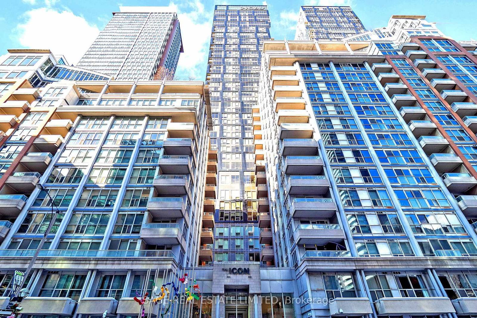 270 Wellington St W, unit 1114 for sale