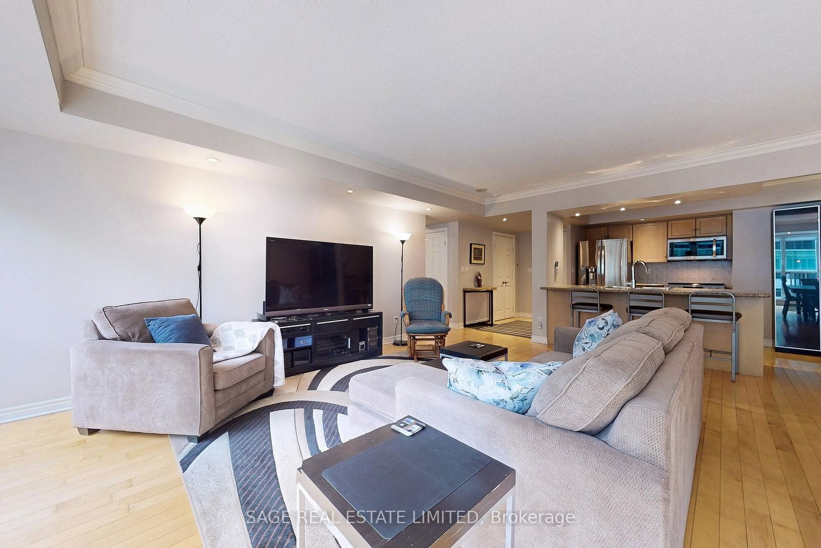 270 Wellington St W, unit 1114 for sale