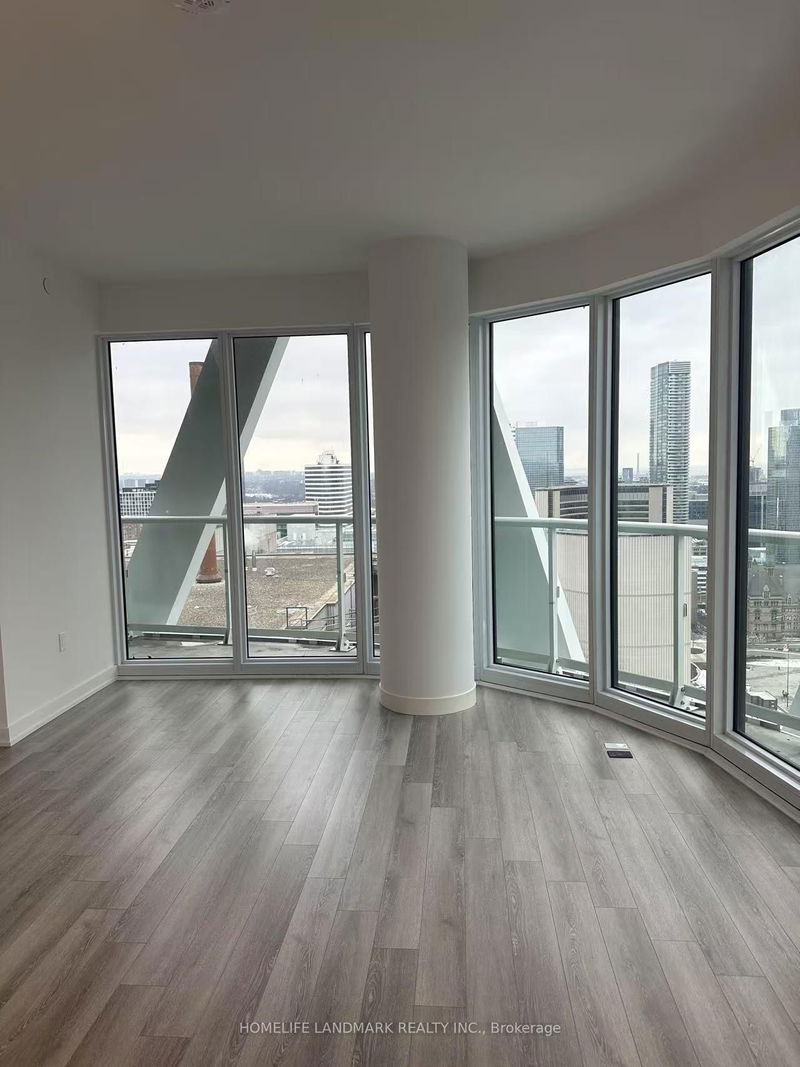 230 Simcoe St, unit 3513 for rent