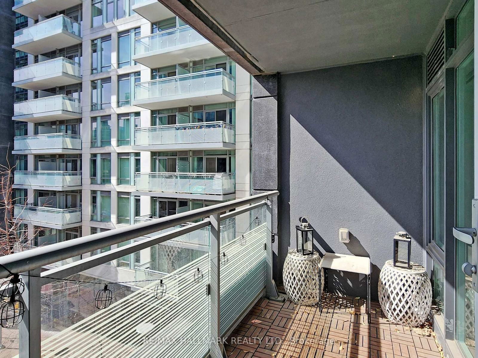 525 Adelaide St W, unit 517 for rent