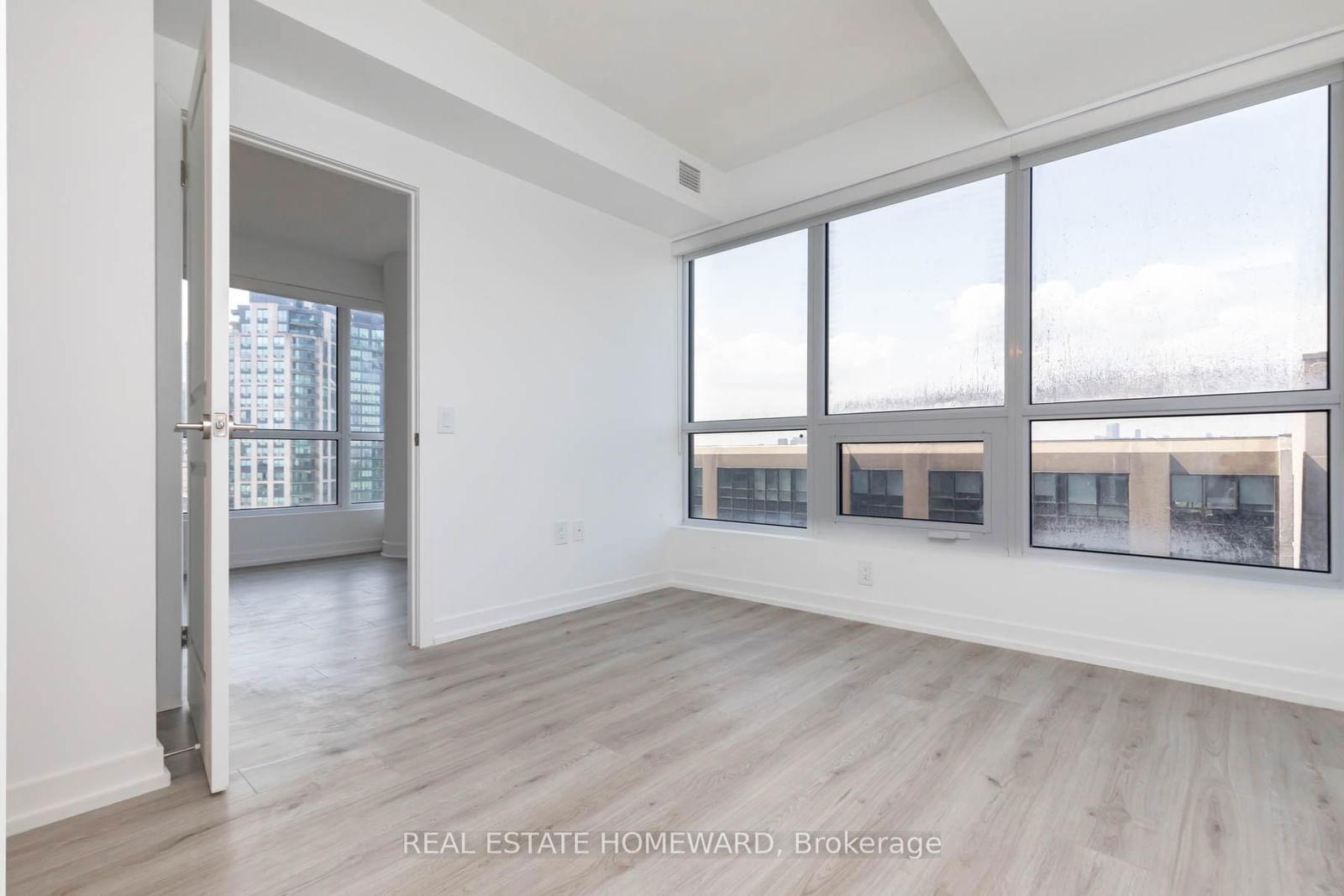 395 Bloor St E, unit 1305 for sale