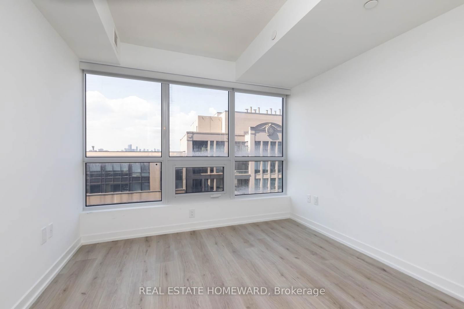 395 Bloor St E, unit 1305 for sale