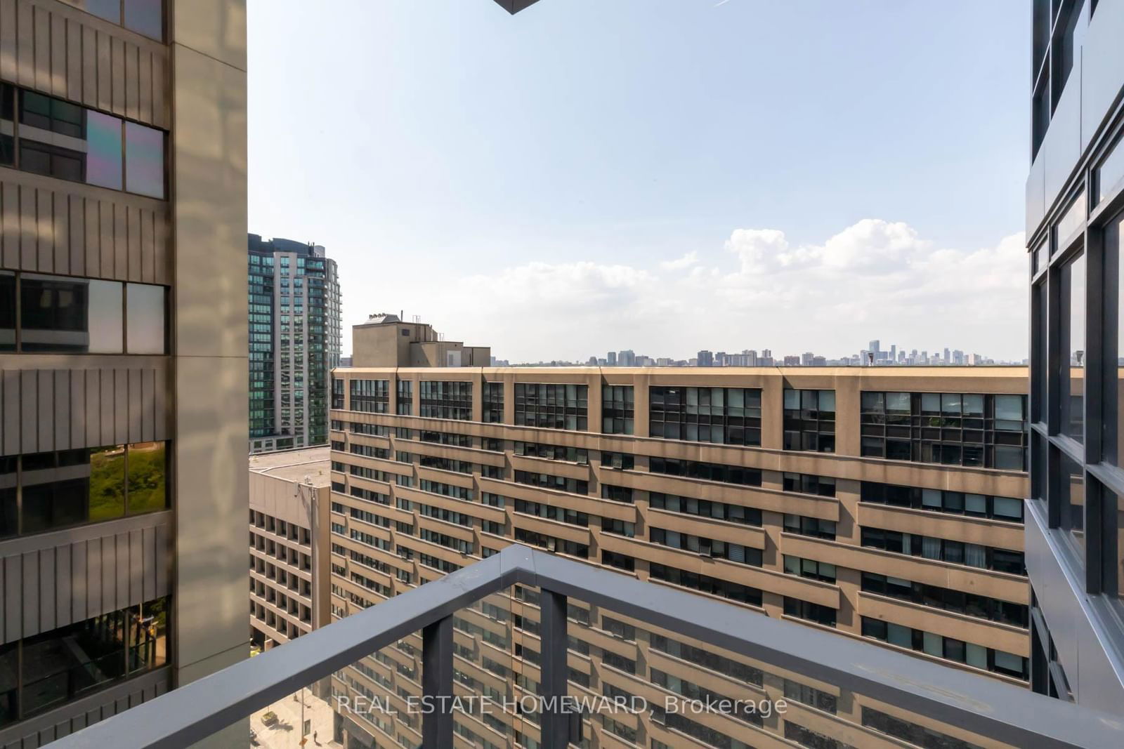 395 Bloor St E, unit 1305 for sale