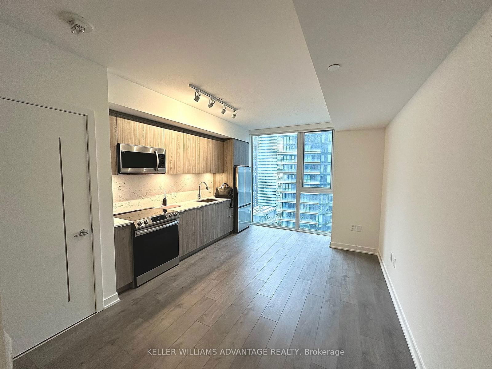 357 King St W, unit 2306 for rent