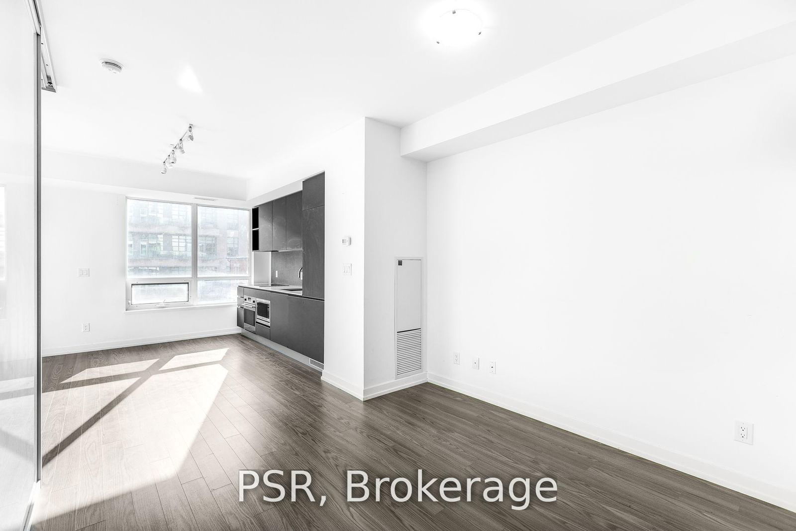 377 Madison Ave, unit 304 for rent