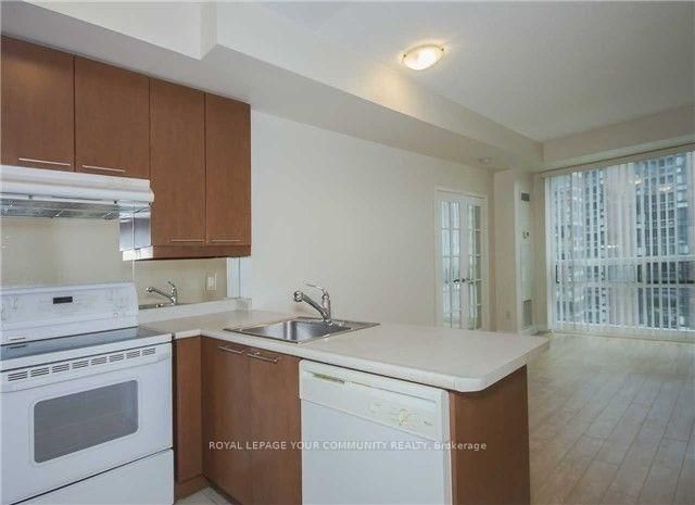 1121 Bay St, unit 702 for sale