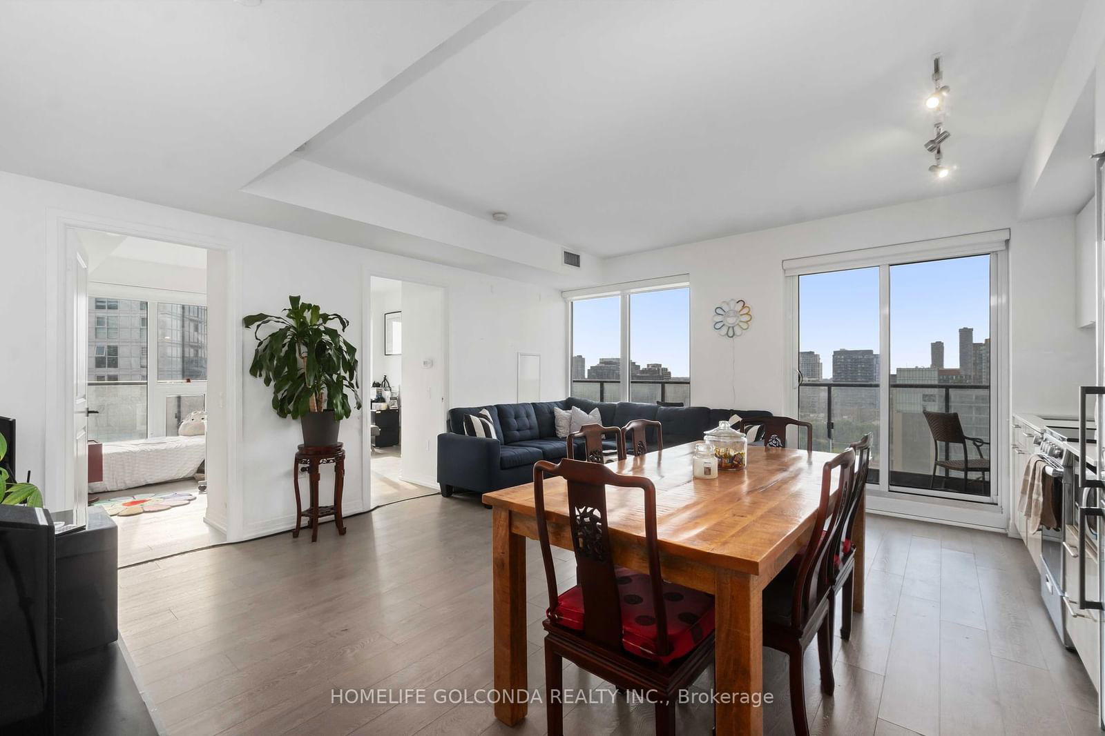 251 jarvis St, unit 1616 for sale