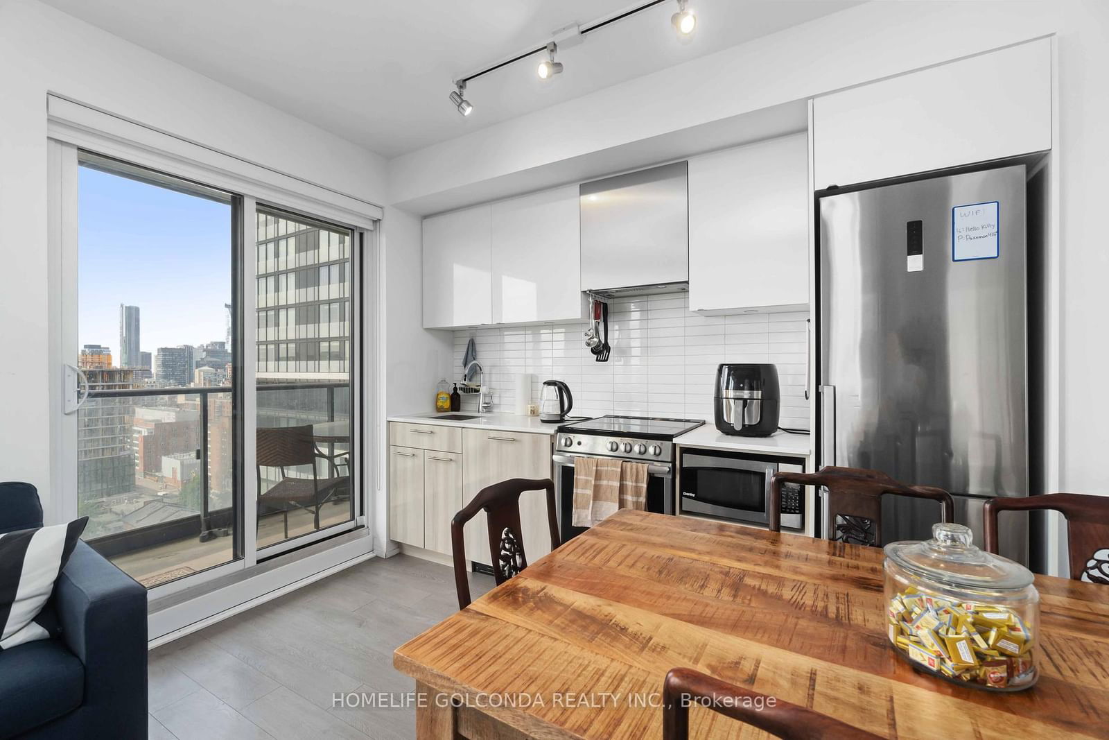 251 jarvis St, unit 1616 for sale