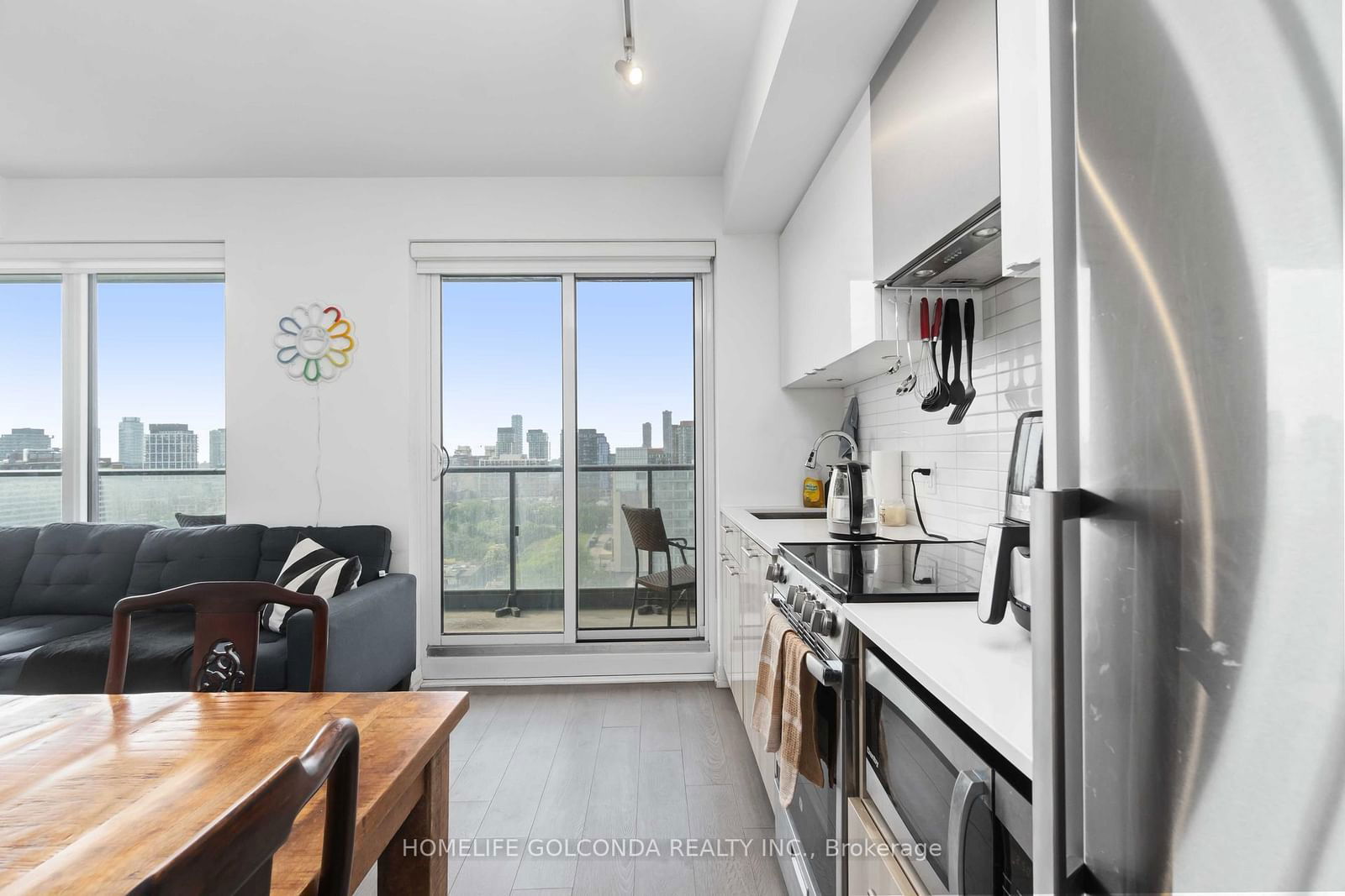 251 jarvis St, unit 1616 for sale