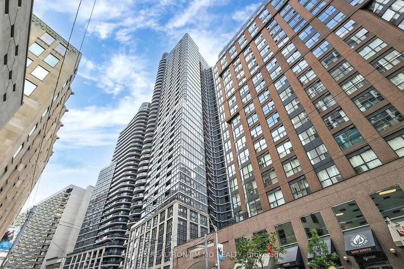 21 Carlton St, unit 3105 for rent