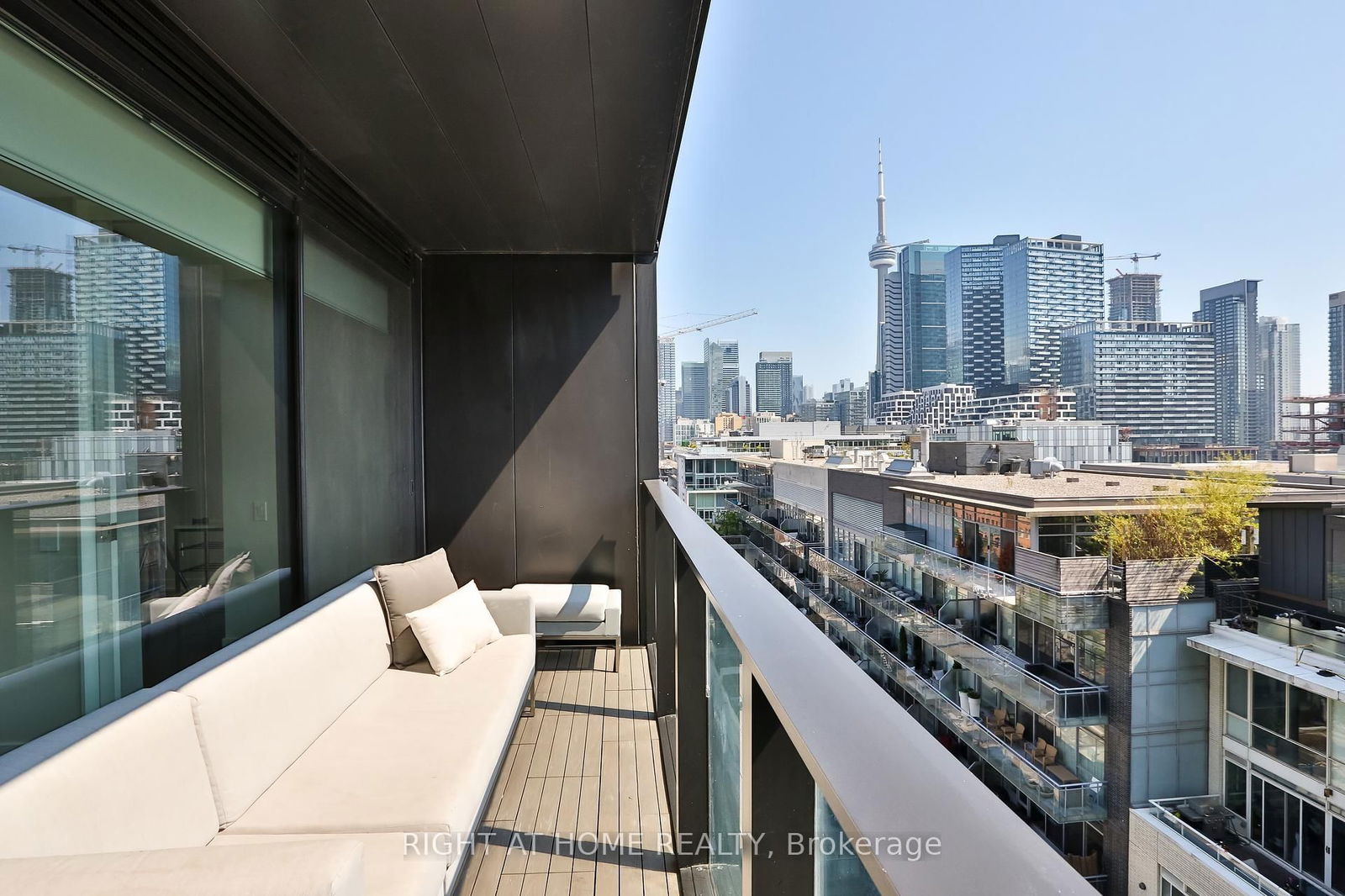 629 King St W, unit 1029 for sale