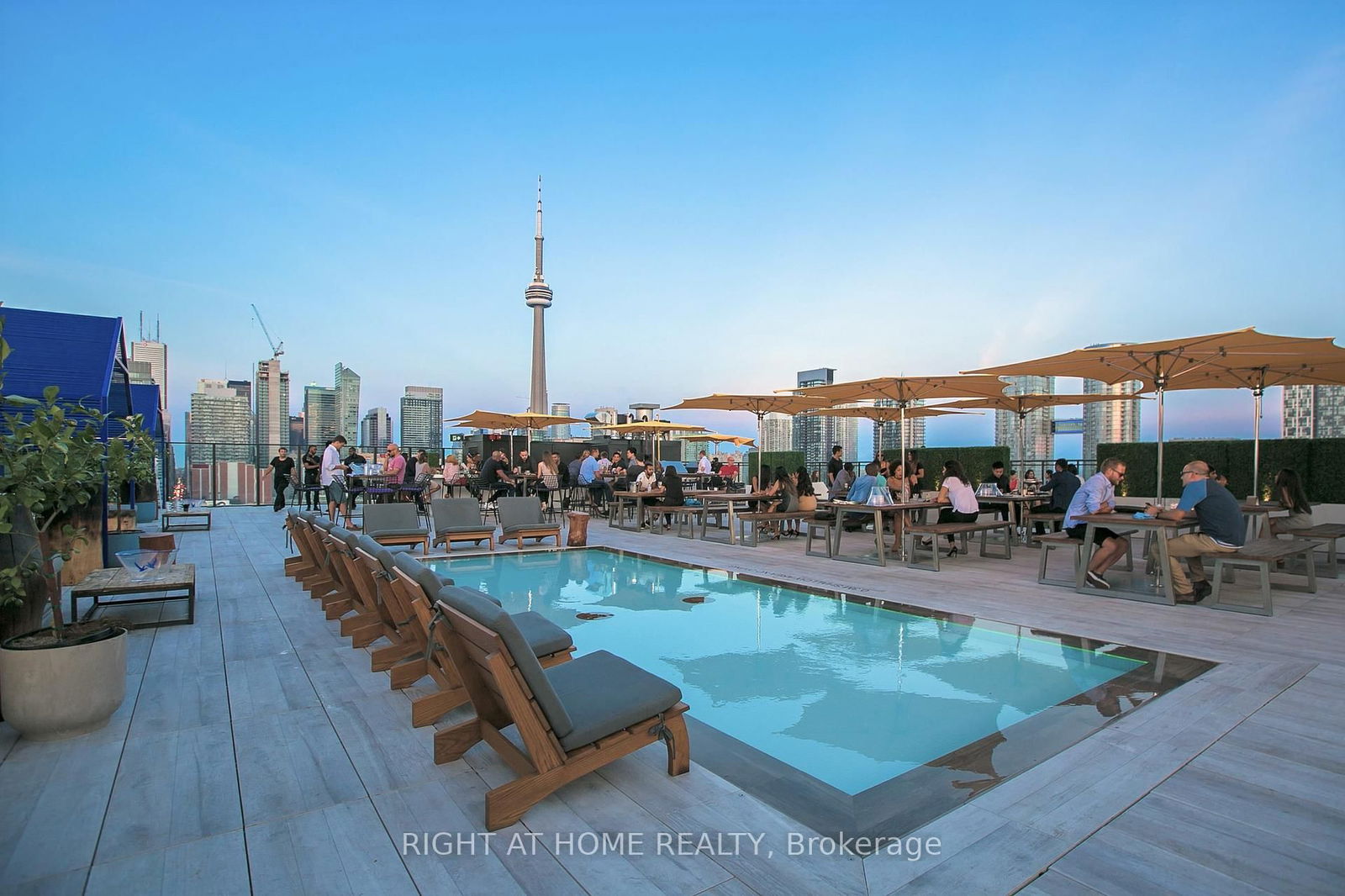 629 King St W, unit 1029 for sale