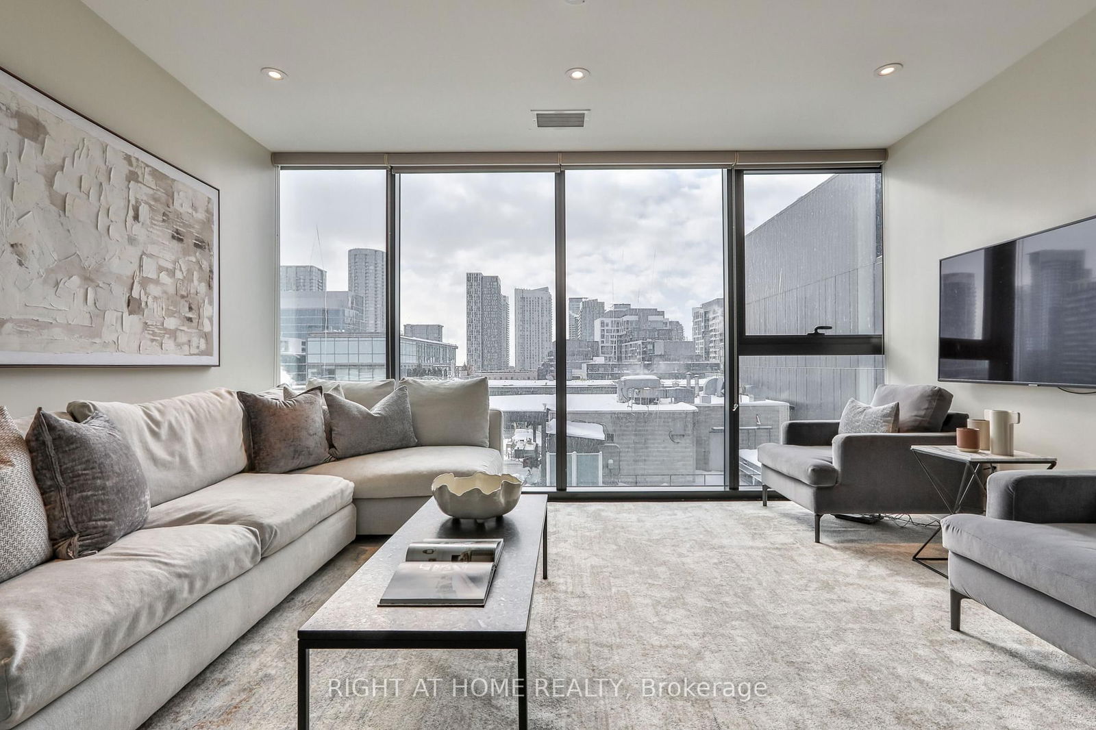 629 King St W, unit 1029 for sale