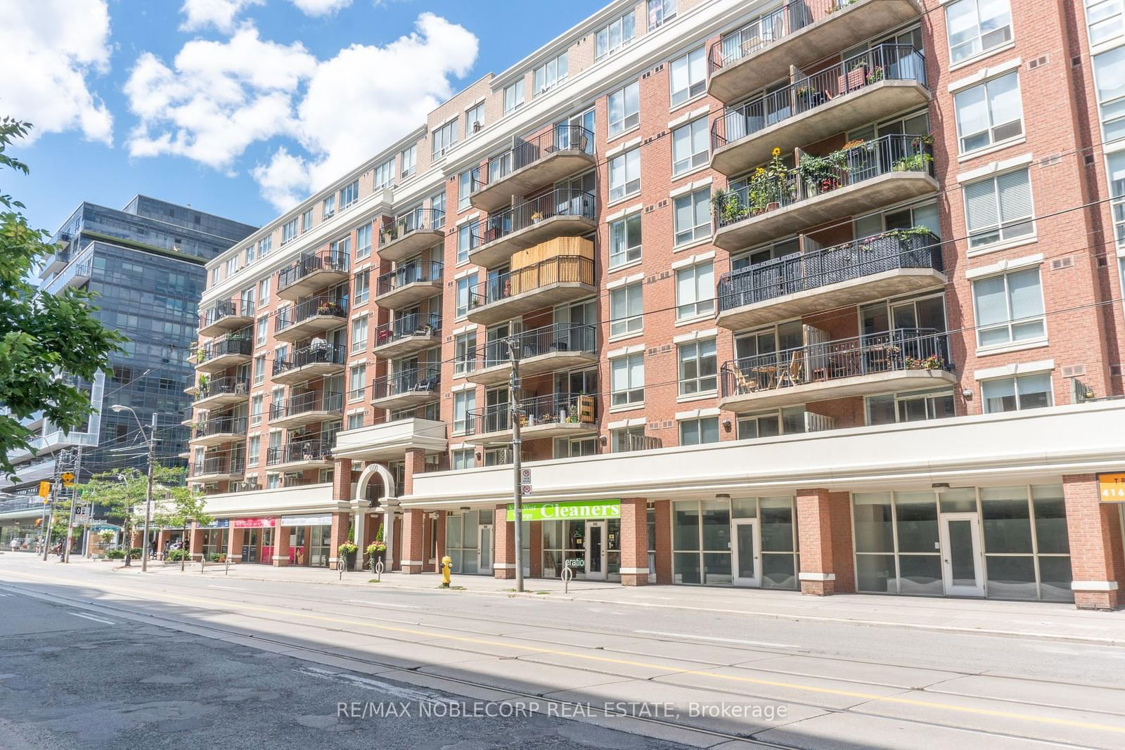 1000 King St W, unit 208 for sale