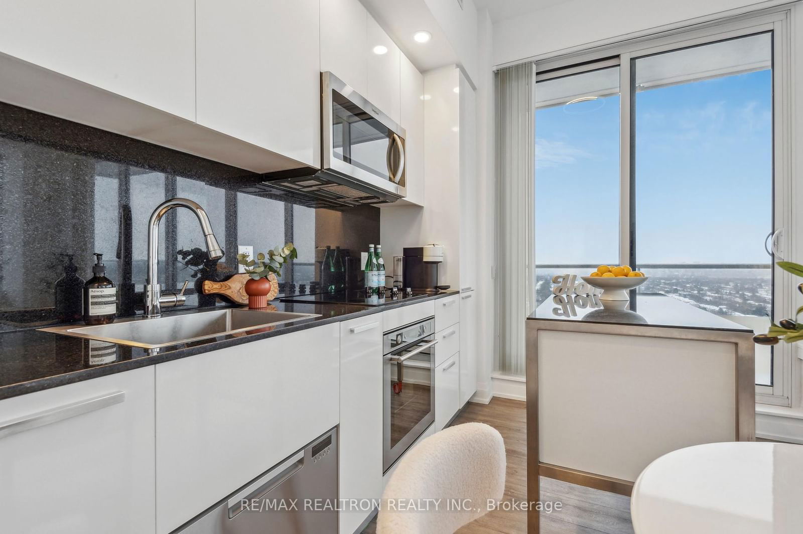 75 Canterbury Pl, unit PH501 for sale