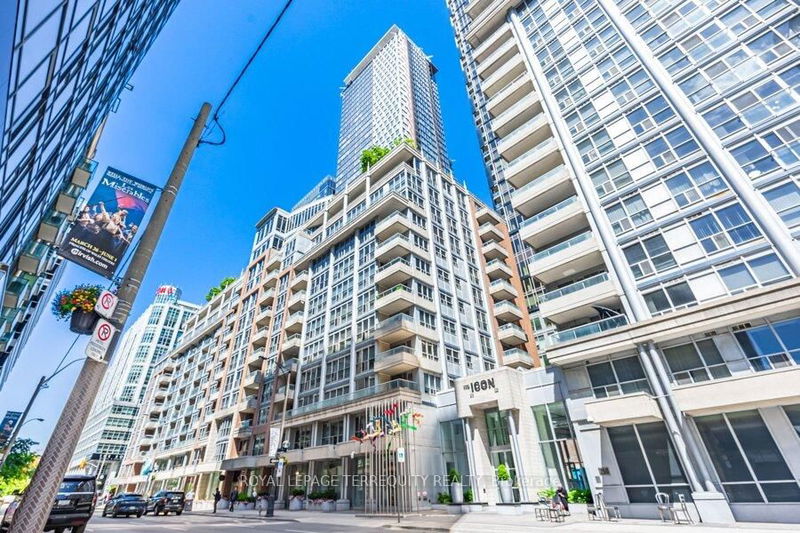 270 Wellington St W, unit 622 for sale