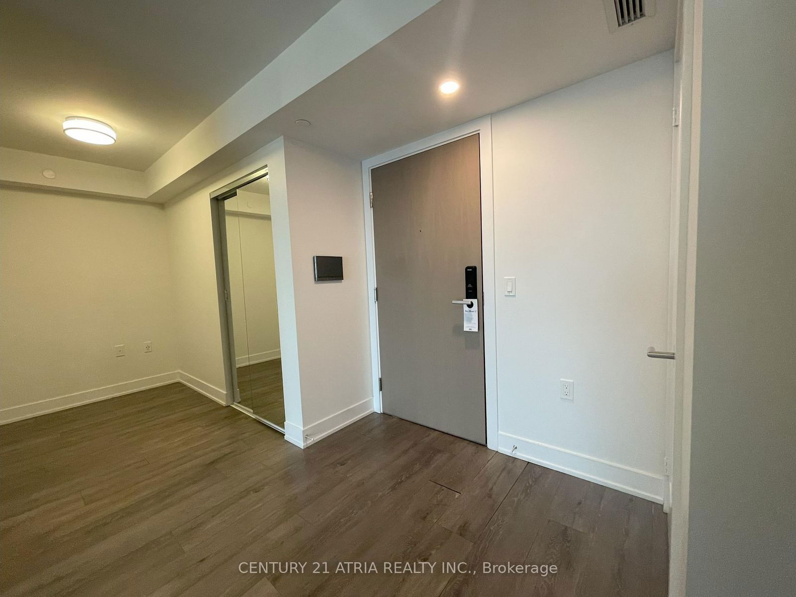 575 Bloor St E, unit 1305 for rent