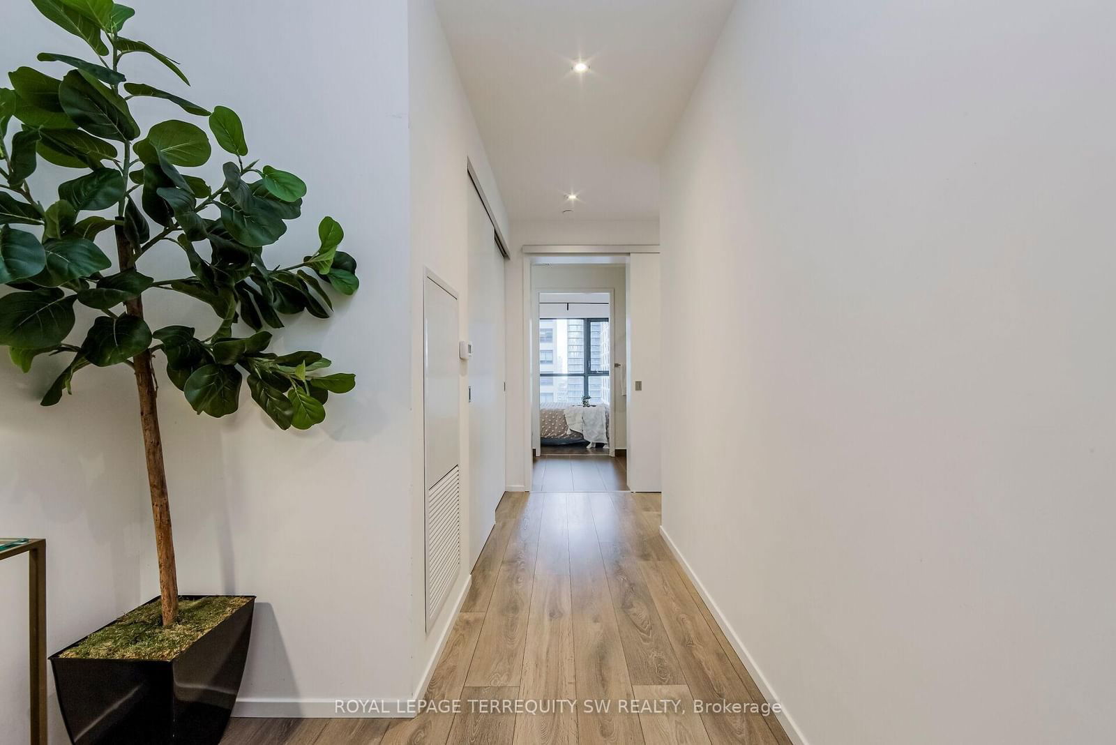 159 Dundas St E, unit 1601 for rent