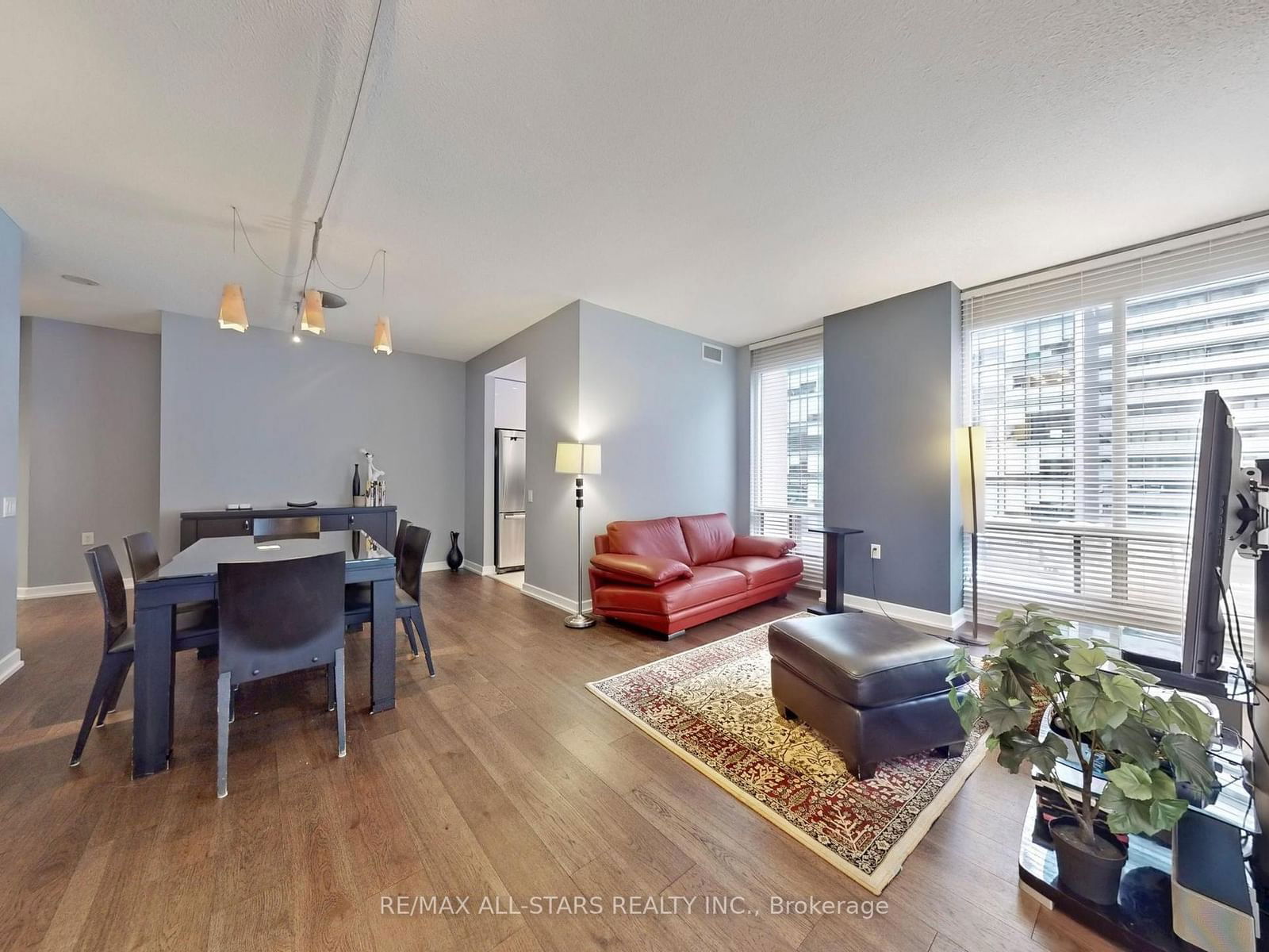 85 Bloor St S, unit 611 for rent