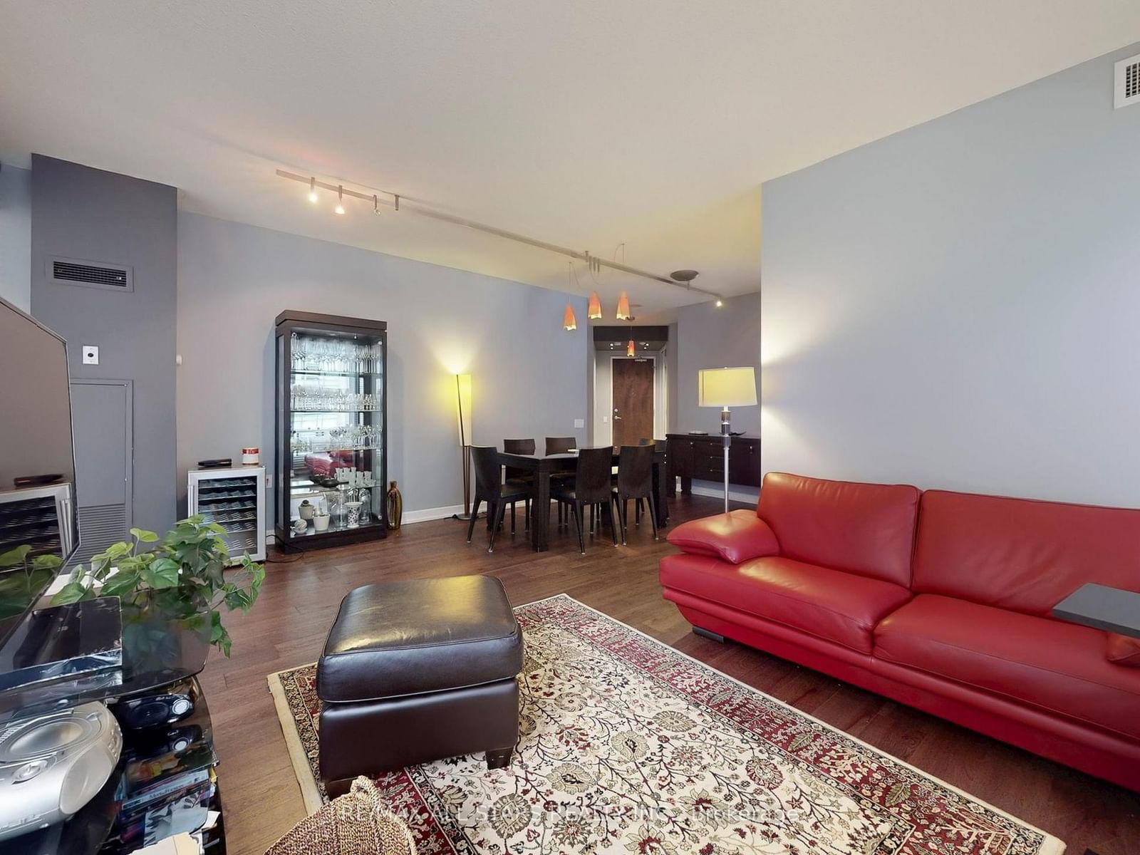 85 Bloor St S, unit 611 for rent