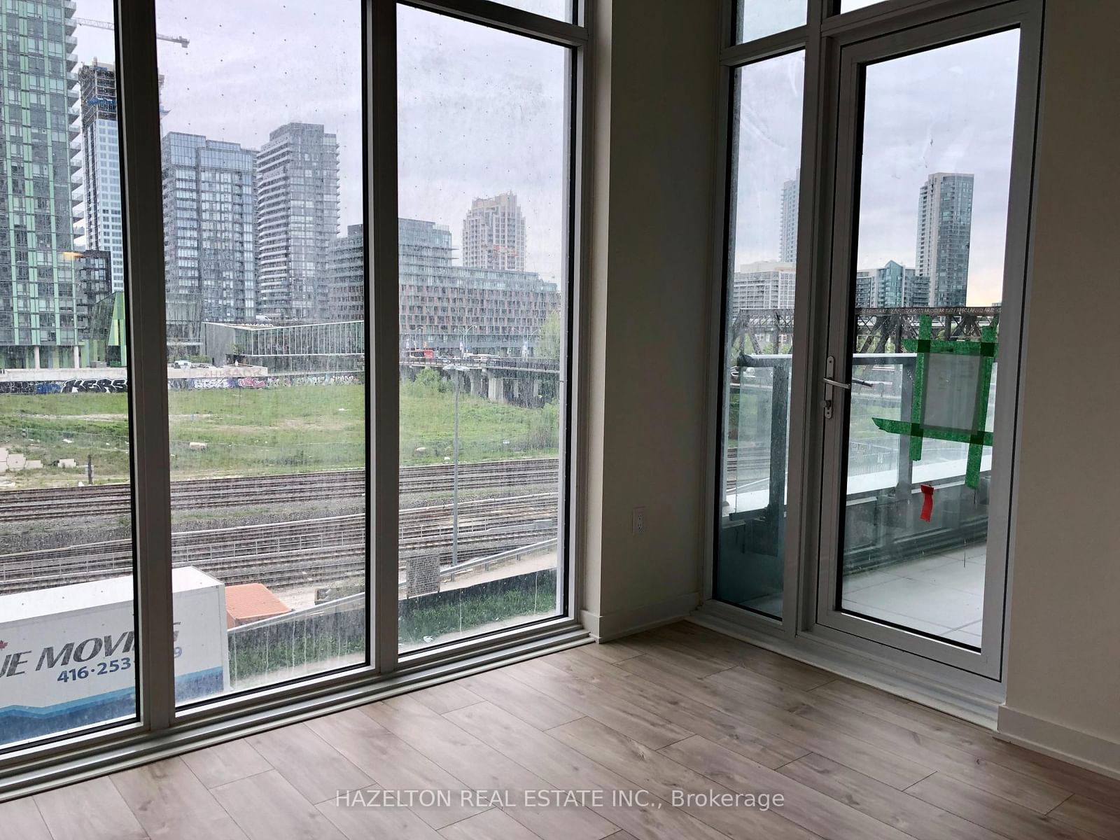 576 Front St W, unit 201E for sale