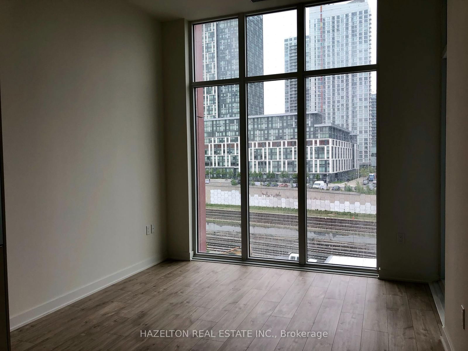 576 Front St W, unit 201E for sale