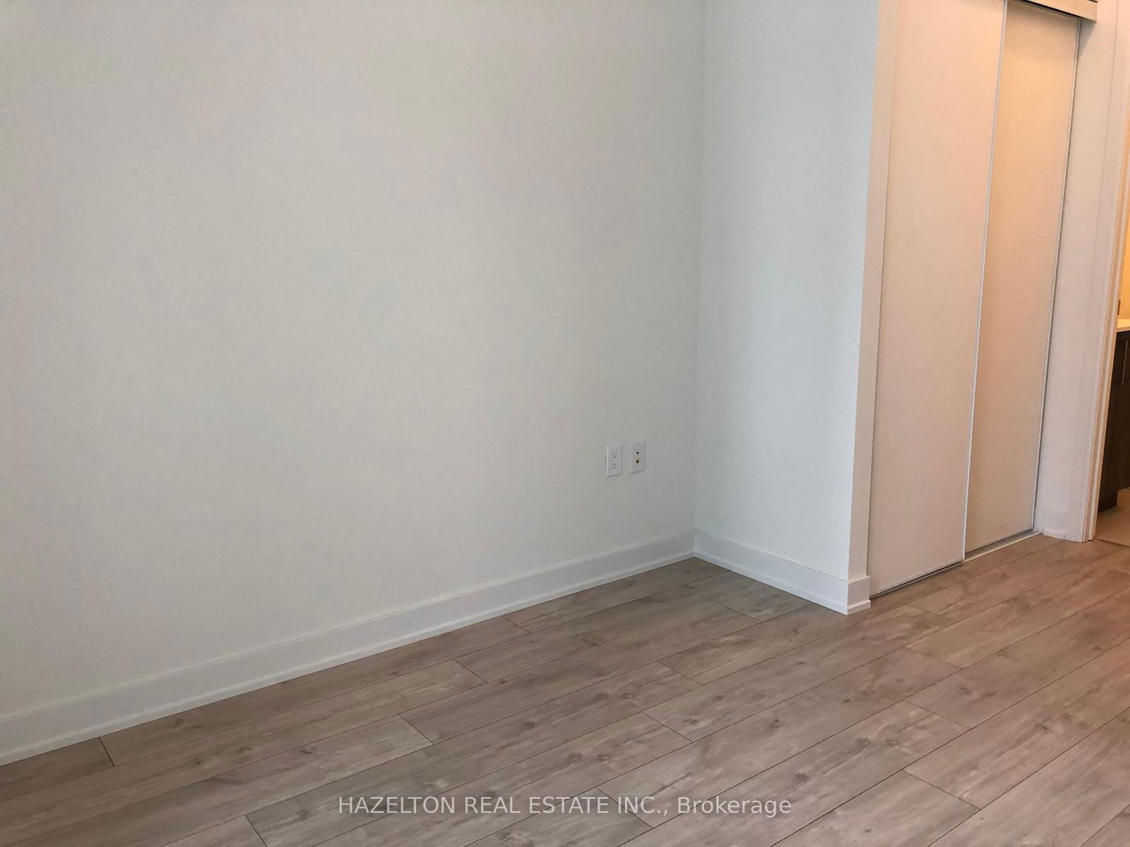 576 Front St W, unit 201E for sale