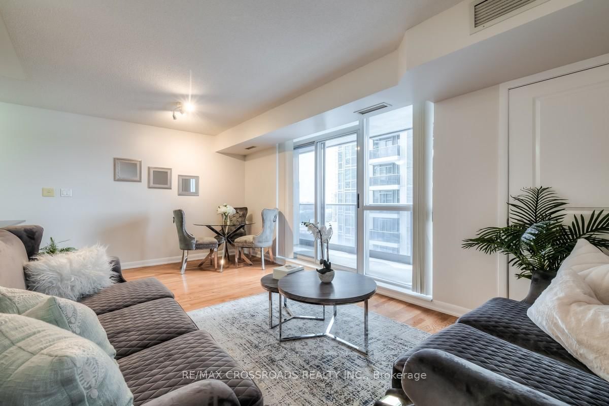 5791 Yonge St, unit 907 for sale