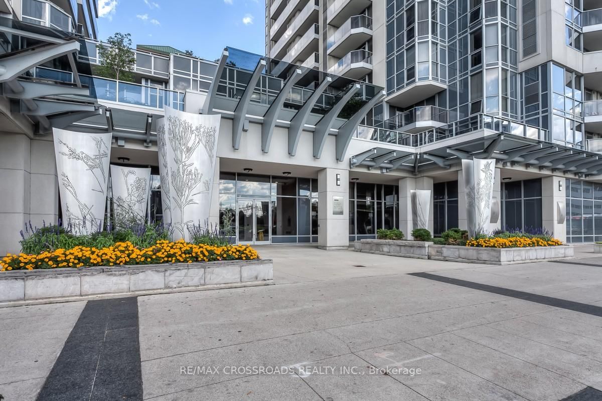 5791 Yonge St, unit 907 for sale