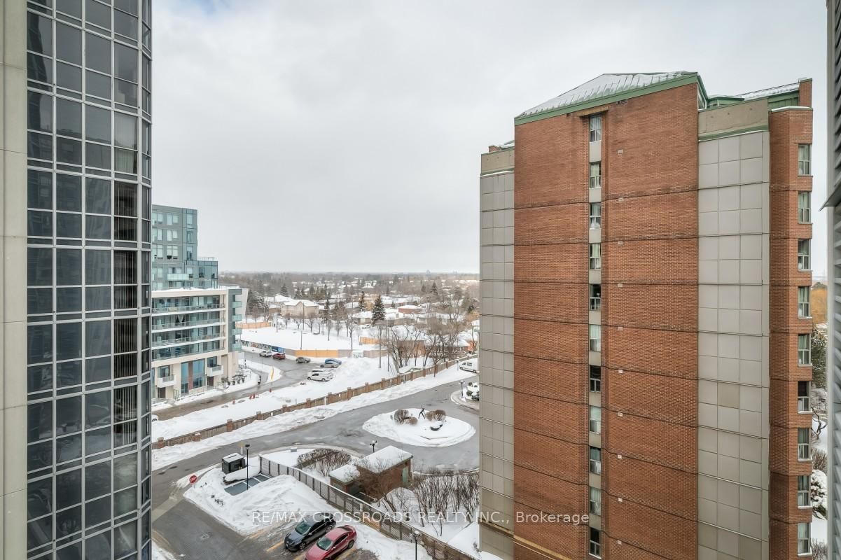 5791 Yonge St, unit 907 for sale