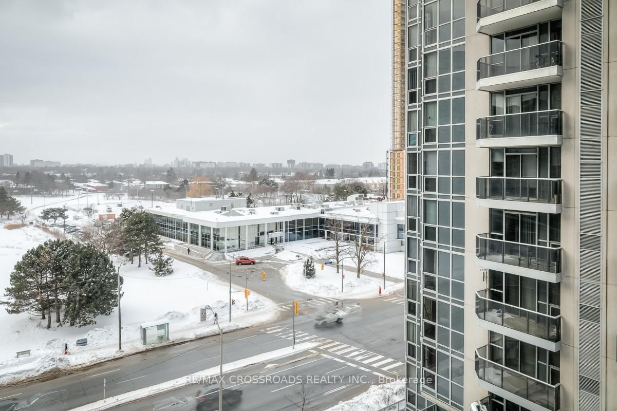 5791 Yonge St, unit 907 for sale