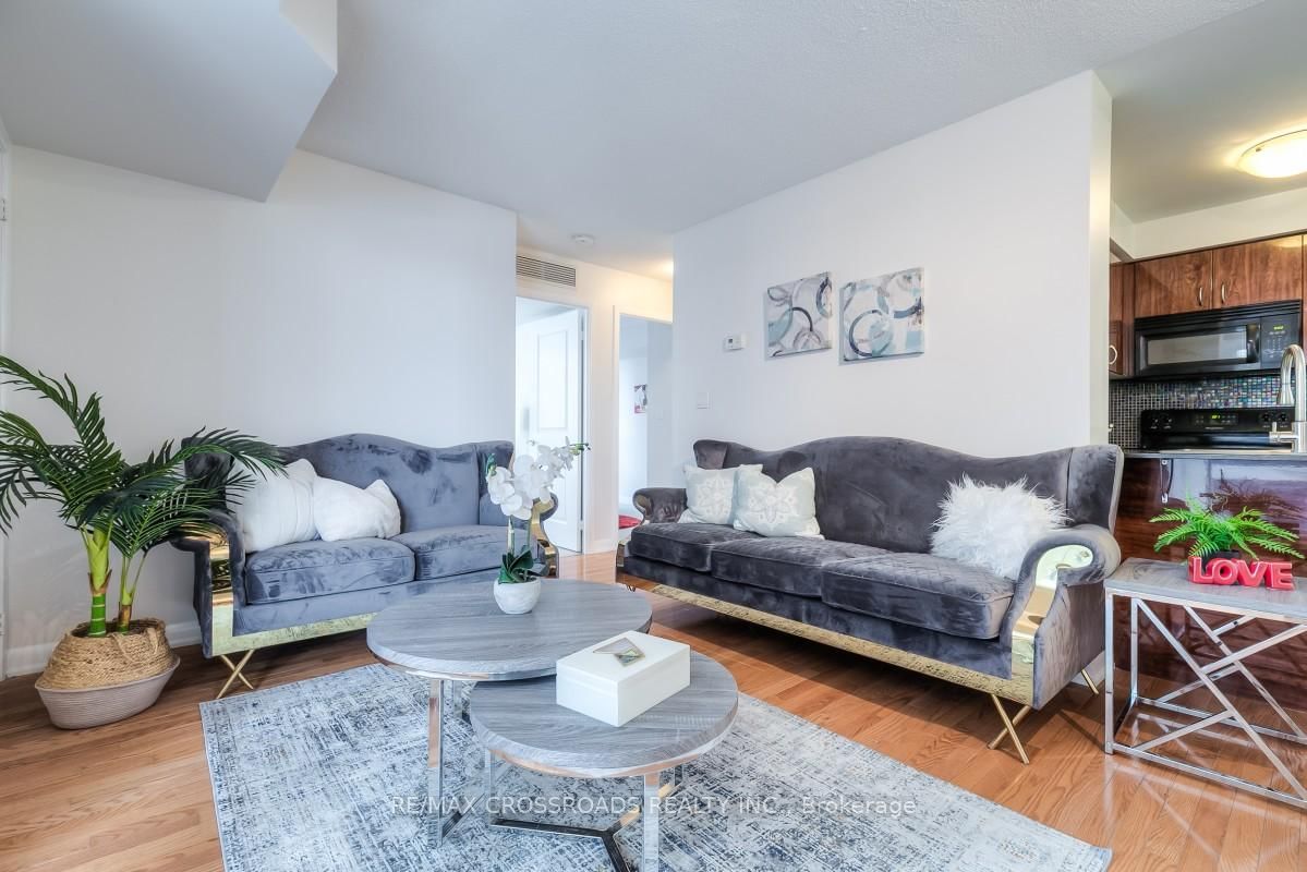 5791 Yonge St, unit 907 for sale